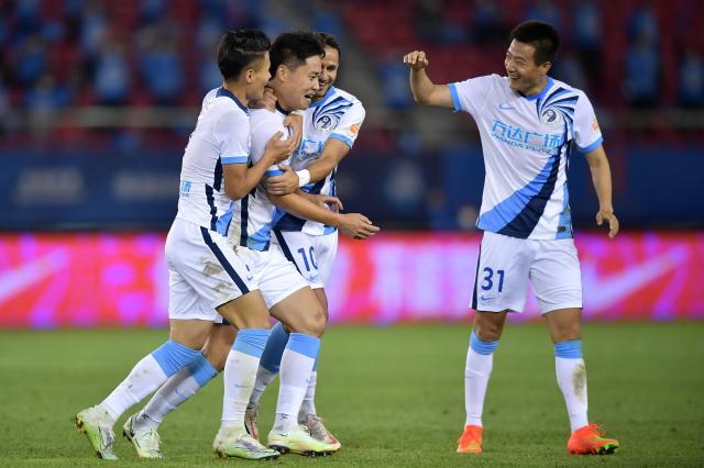 开云体育-【中超】费煜梅开二度两外援建功 大连人5比1深圳队